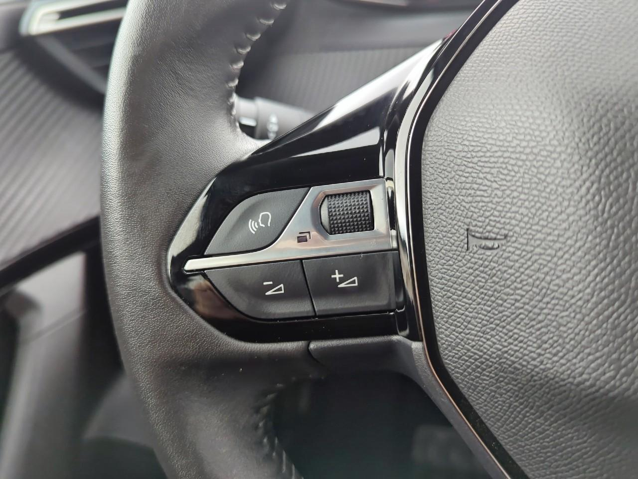 Peugeot 2008 puretech 100 s&s bvm6 allure — photo 20