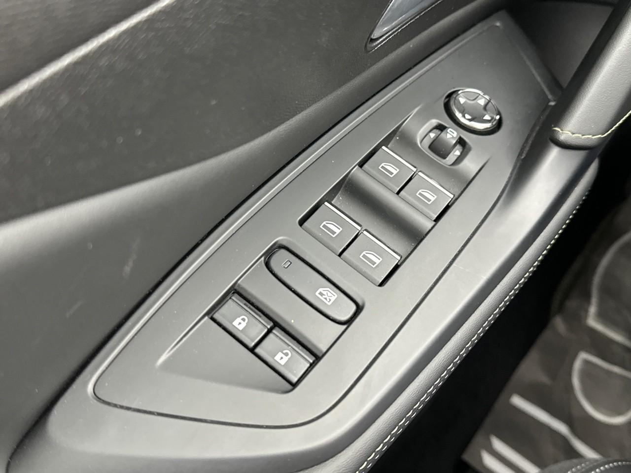Peugeot 308 phev 180 e-eat8 gt — photo 16