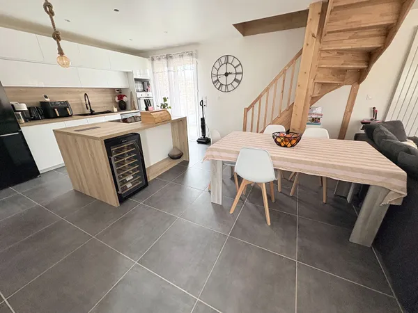 Maison de 90m² + 2 logements - 27340