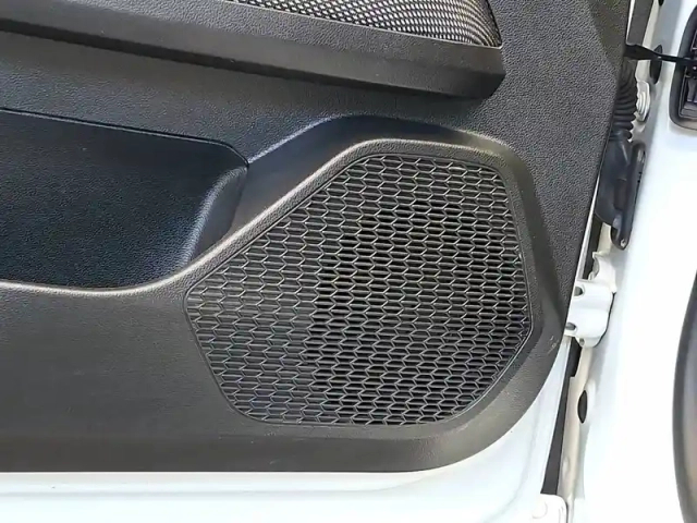 Dacia Sandero eco-g 100 - 22 — photo 37