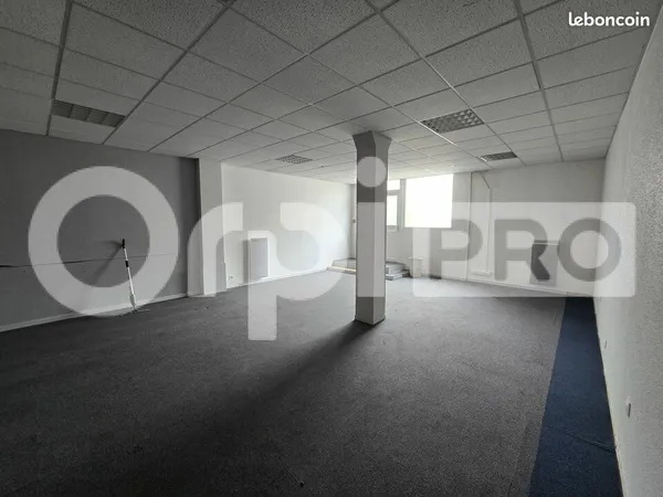 Bureau 131 m²
