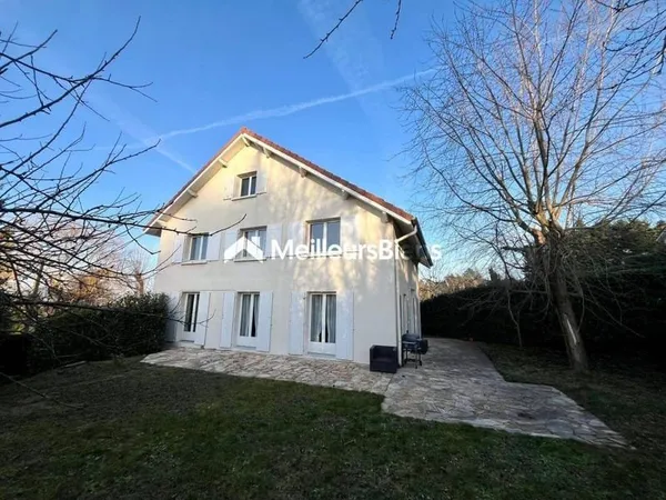 Pavillon 8 pièces 175 m²