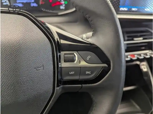 Peugeot 2008 active 1.2 101 ch — photo 21