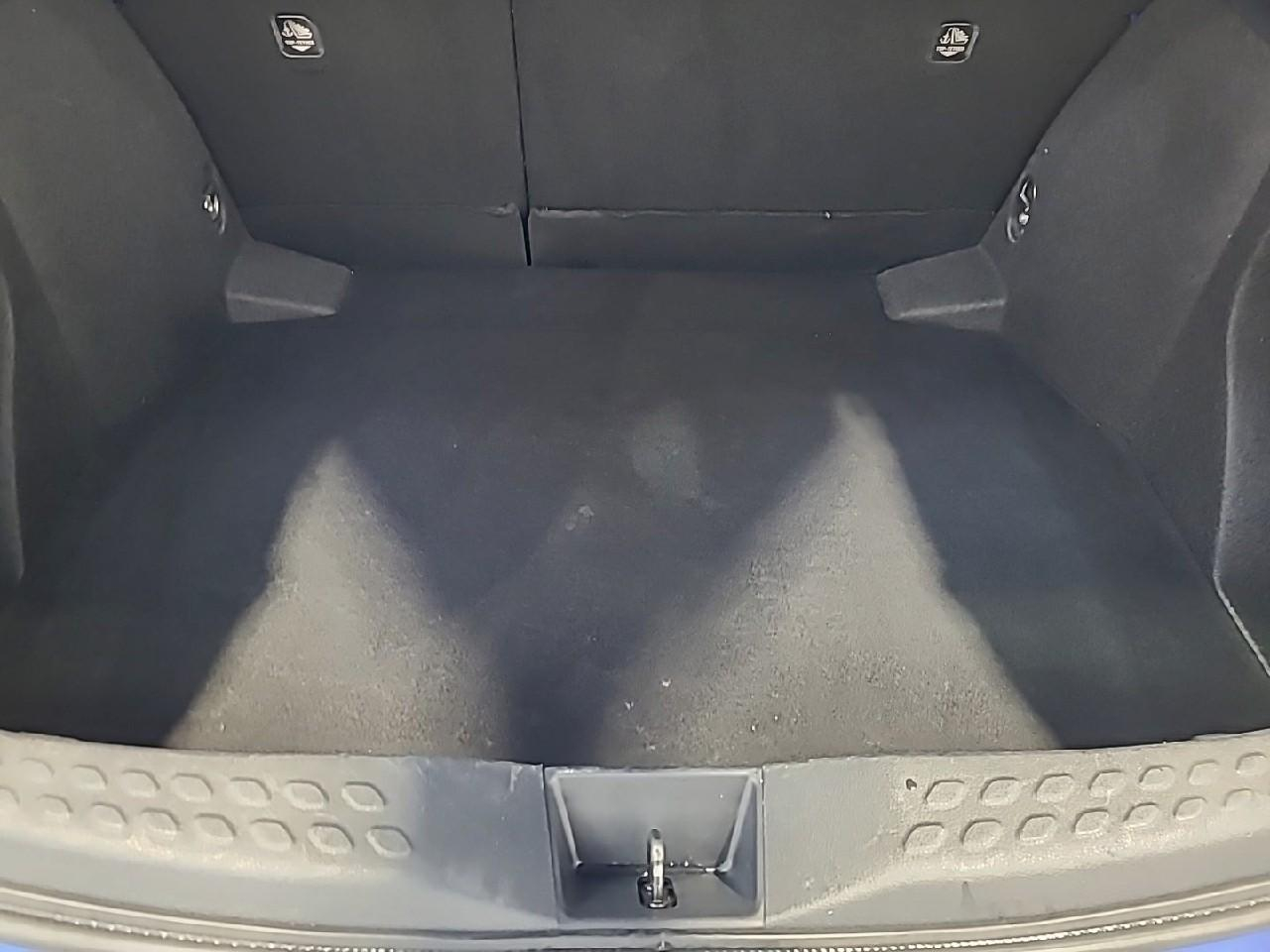 Toyota C-Hr hybride 1.8l edition — photo 14
