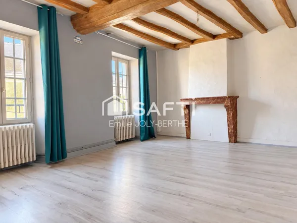 Maison de bourg - 184 m² - A Restaurer En plein coeur de Viré-En-Champagne