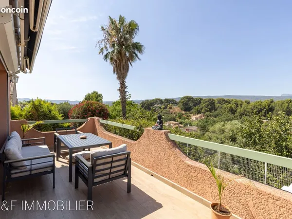 Villa 8 pièces 210 m²