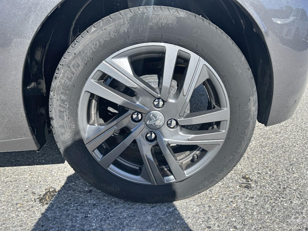 Peugeot 208 1.2 puretech 75ch s&s style — photo 11