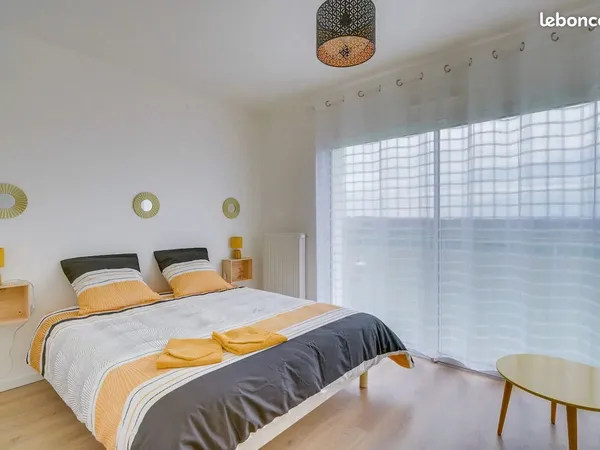 Chambre en colocation dans une grande maison