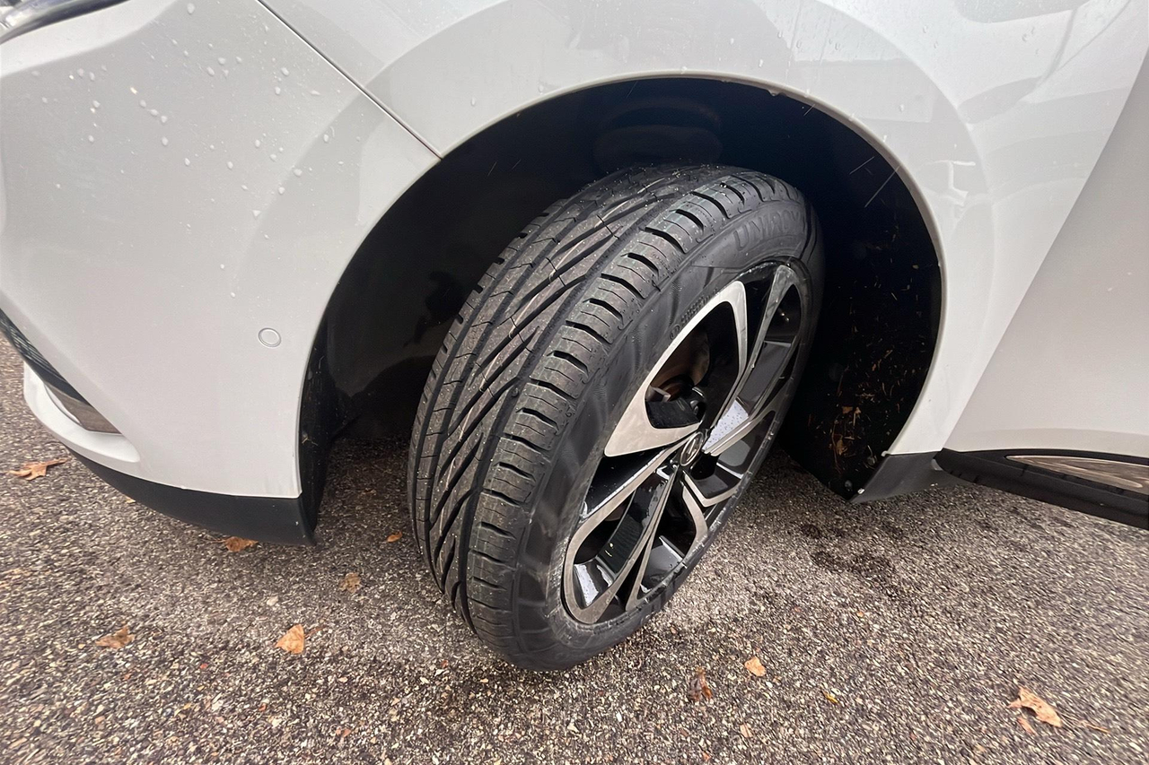 Renault Grand Scenic TCe 160 EDC — photo 17