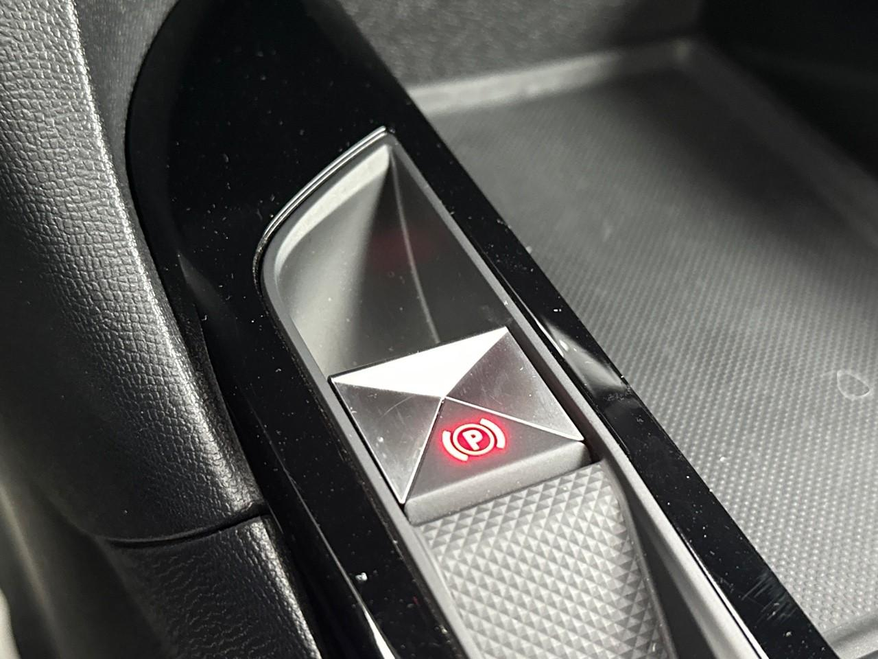 Ds Ds 3 crossback puretech 130 eat8 performance line+ — photo 31