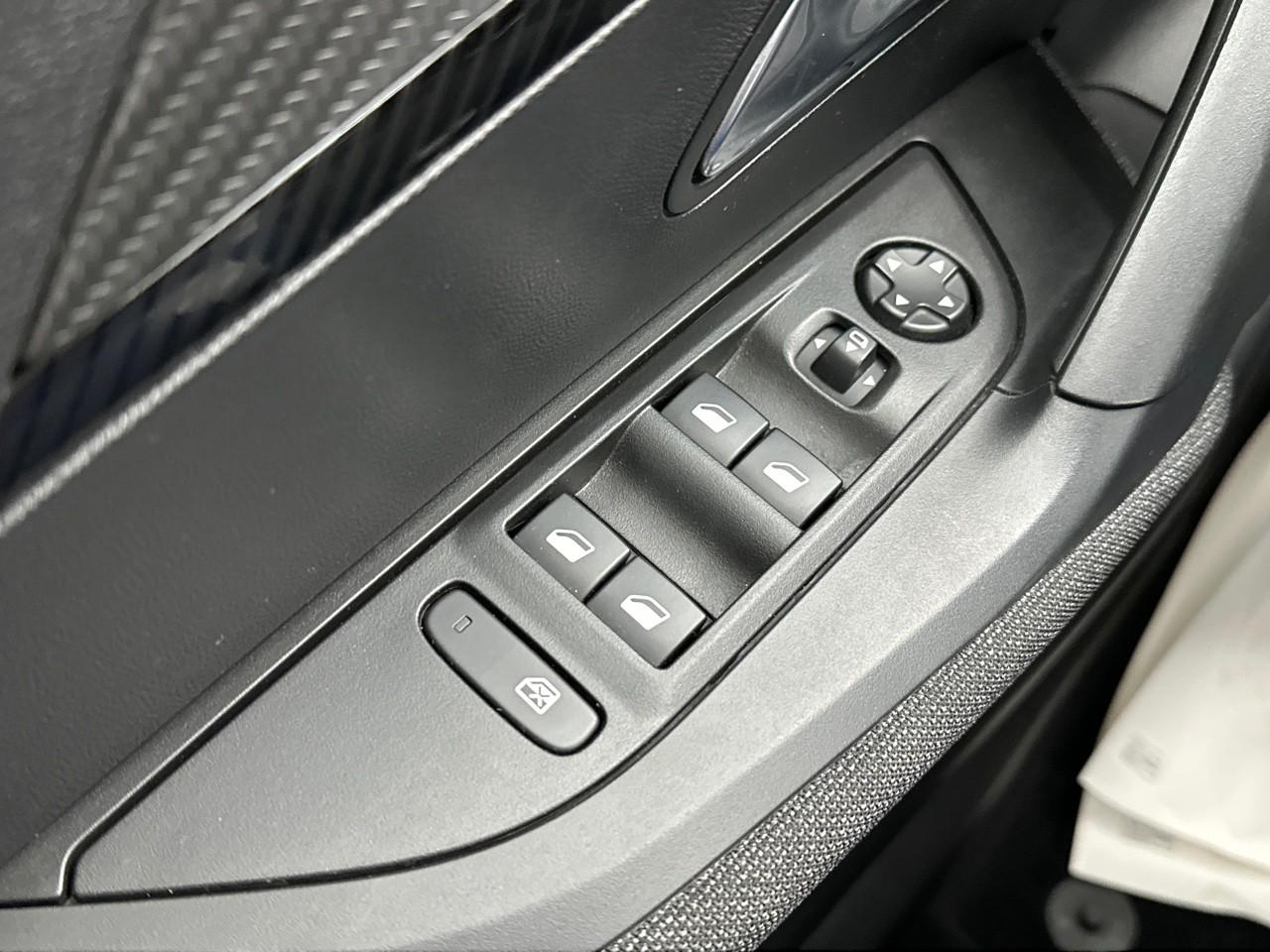 Peugeot 2008 hybrid 145 e-dcs6 style — photo 15