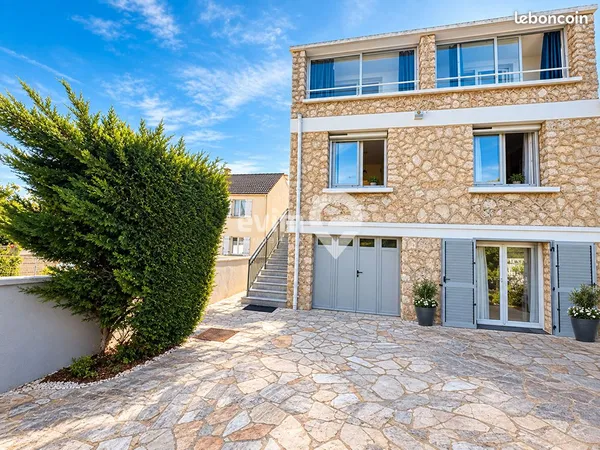 Maison 8 pièces 140 m²