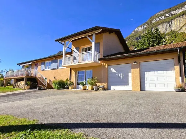 Villa 4 pièces 130 m²