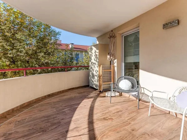 4 pièces avec terrasse Nice Riquier
