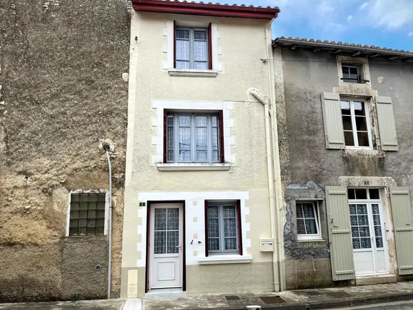 Une maison de village pratique - pour investir ou vivre