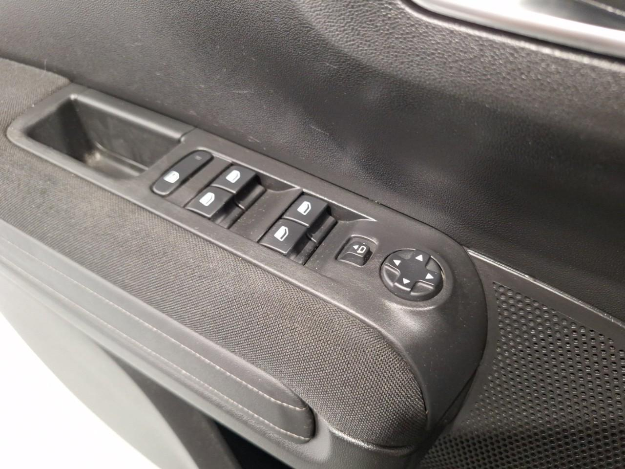 Citroën C3 Aircross puretech 130 s&s eat6 shine pack — photo 23