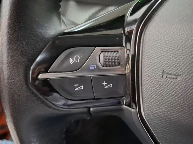 Peugeot 2008 puretech 100 s&amp;s bvm6 — photo 21