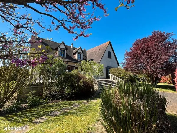 Maison 7 pièces 230 m²