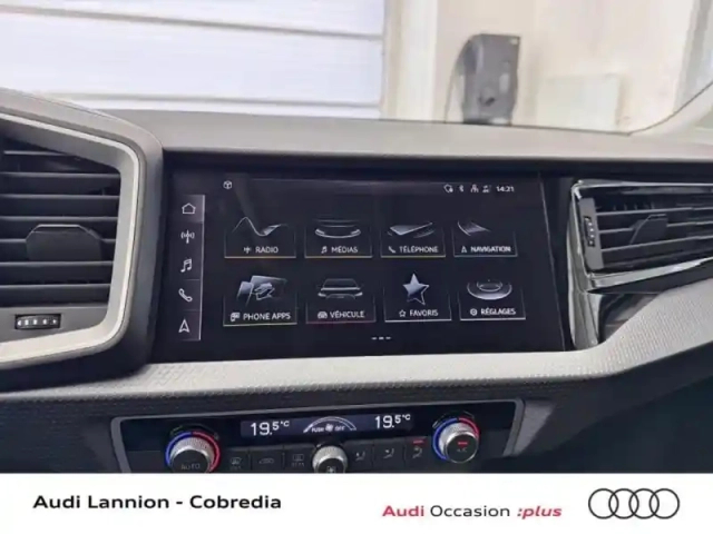Audi A1 sportback 25 tfsi 95ch design s tronic 7 — photo 10