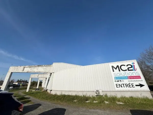 Local d'activité 8 pièces 126 m²