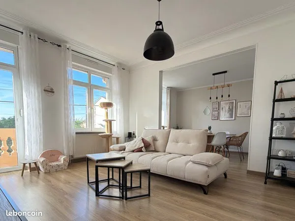 Appartement 4 pièces 86m2 avec extérieurs privatifs et espace indépendant aménagé