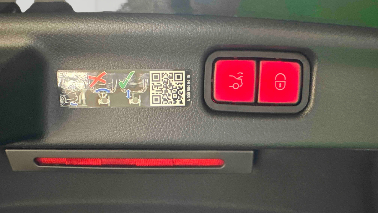 Mercedes Classe C 300 e 9G-Tronic e-Hybrid EQ — photo 27