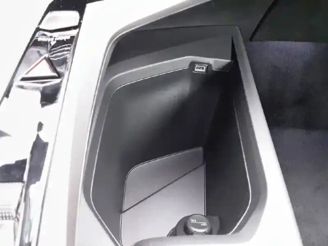Peugeot 3008 hybrid 145 e-dcs6 — photo 52