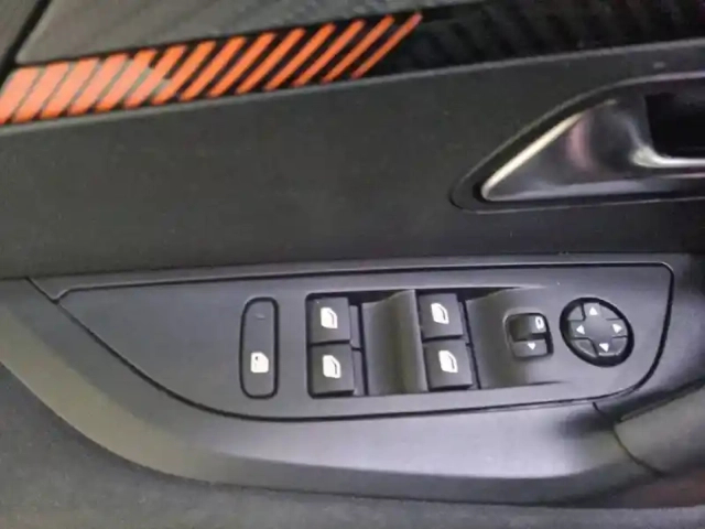 Peugeot 2008 puretech 100 s&amp;s bvm6 — photo 30