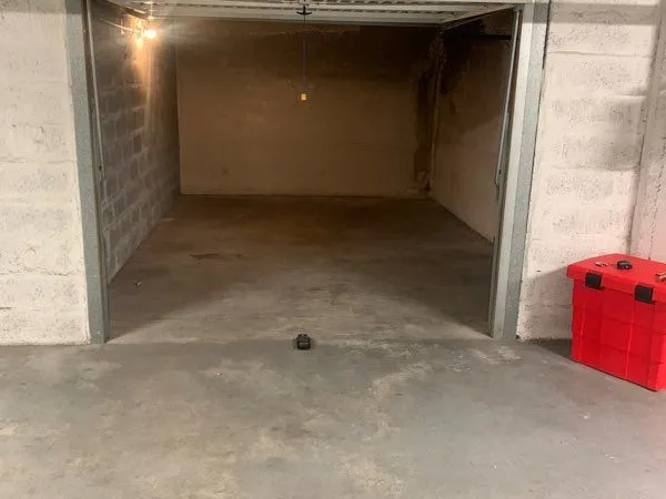 Garage fermé à CIMIEZ