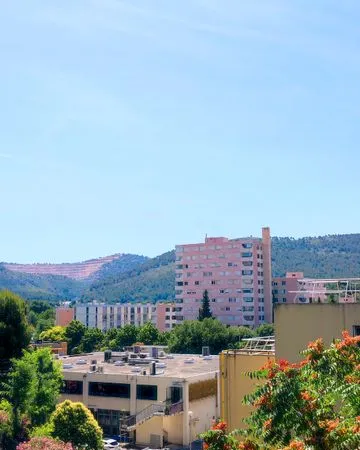 Aubagne Résidence Groupe Provence T3/4 - 68m2 - Loggia - Cave