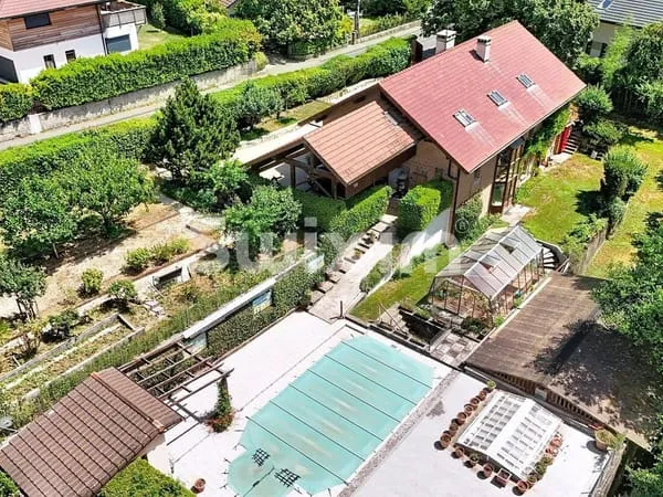 Maison 10 pièces 276 m²