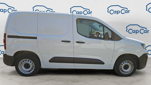 Peugeot Partner 1.2 PureTech 110 - Pack Asphalt – 2023 – 16224 km – Essence – Boîte Manuelle — photo 2