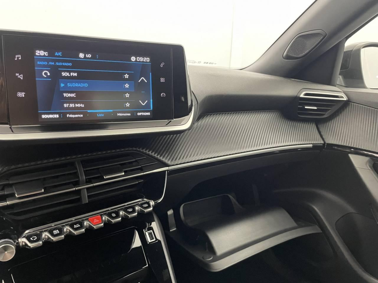 Peugeot 2008 puretech 130 s&s eat8 allure — photo 27