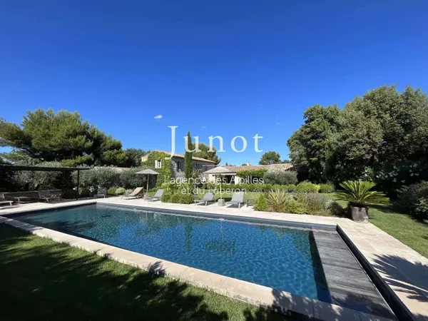 Maison 10 pièces 420 m²