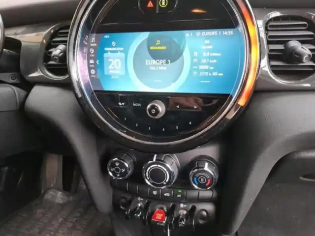 Mini Mini 5 portes one 102ch essential bva7 — photo 7
