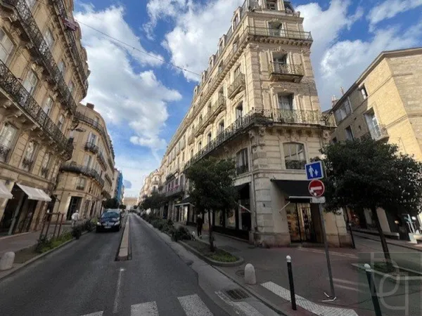 Bureaux 6 pièces 126 m²
