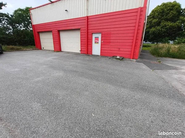 Local industriel 317 m²