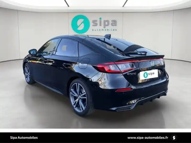 Honda Civic "e":hev 2.0 i-mmd — photo 3