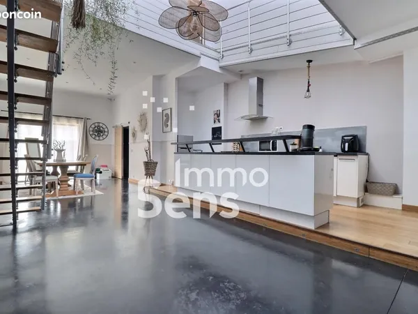 Loft 4 pièces 140 m²