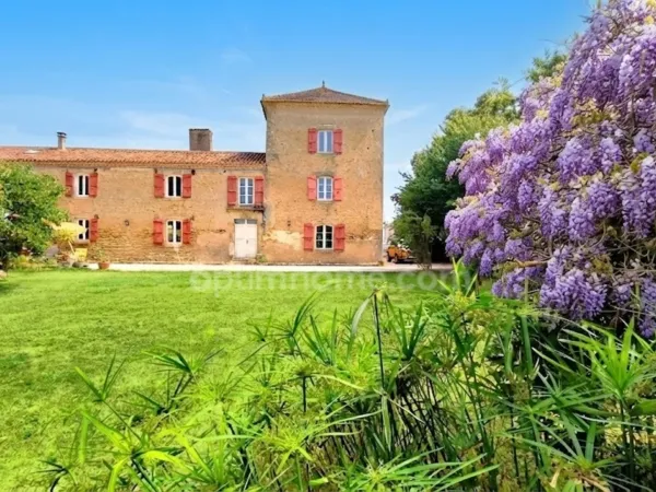 Un Domaine sur la Colline