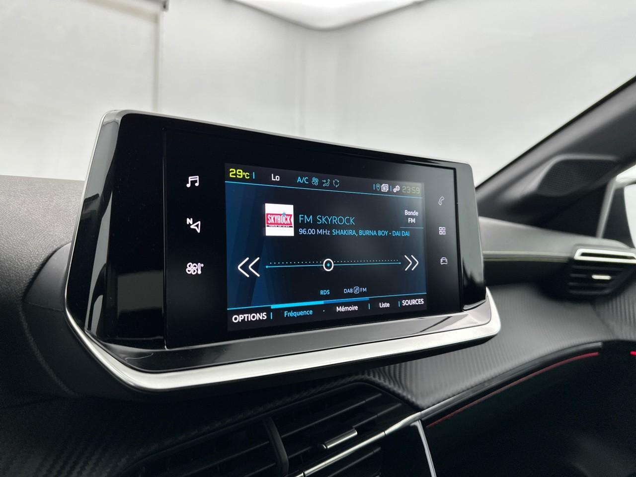 Peugeot 208 electrique 50 kwh 136ch gt — photo 22