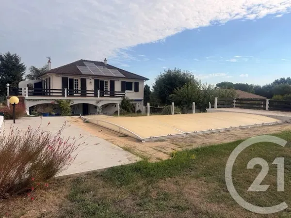 Maison 4 pièces 207 m²