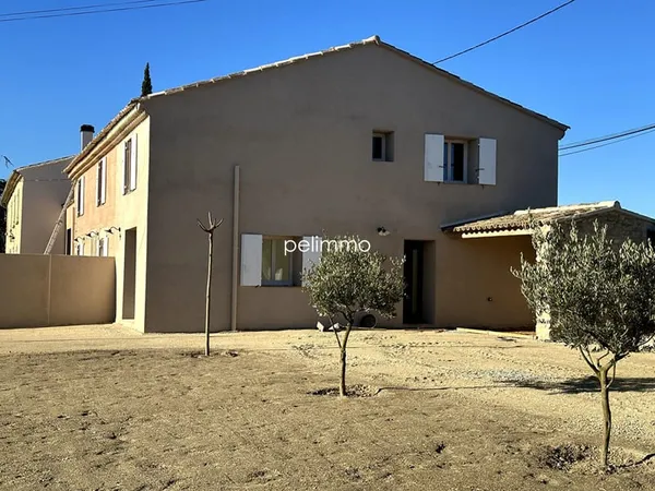 LAMBESC - MAISON T5 + JARDIN - 119.13 m²