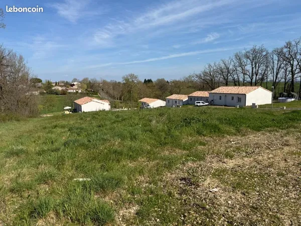 Terrain 655 m² LASGRAISSES