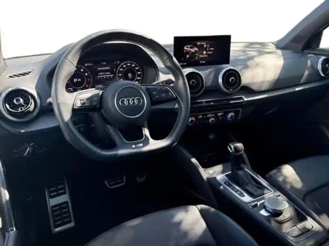 Audi Q2 35 tfsi 150 s tronic 7 s line plus — photo 9