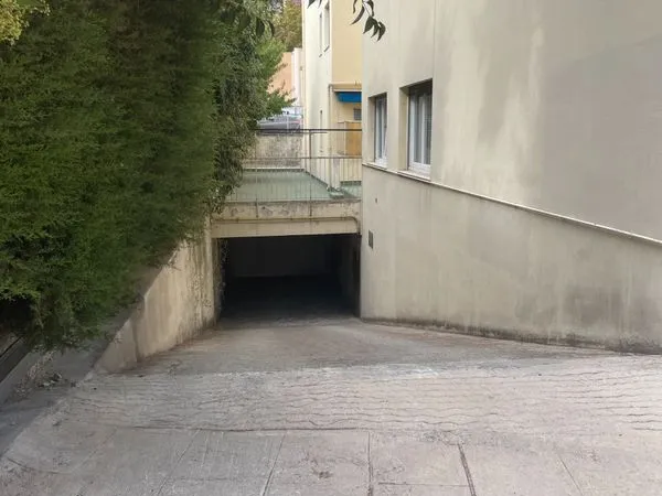 Box fermé en sous-sol - Nice, avenue Castellane (Évêché) - 150 /mois CC