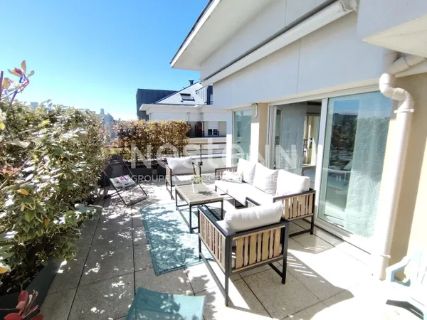 La Mare Jarry, superbe 5 pièces duplex118 m² (145m² utiles) en roof top avec grande terrasse et asce