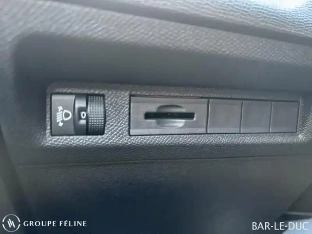 Peugeot 308 1.5 bluehdi 130ch s&amp;s allure eat8 — photo 13