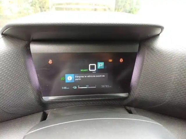 Citroën C4 e- 136 ch automatique — photo 10