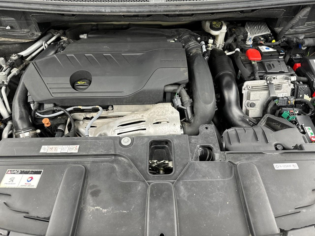 Peugeot 3008 hybrid 225 e-eat8 allure pack — photo 13